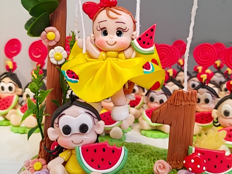 Cris Canatto brilha com personalizados em biscuit