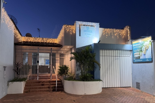 Fachada da Odontoquinze Centro de Implantes (Foto: Divulgação) 