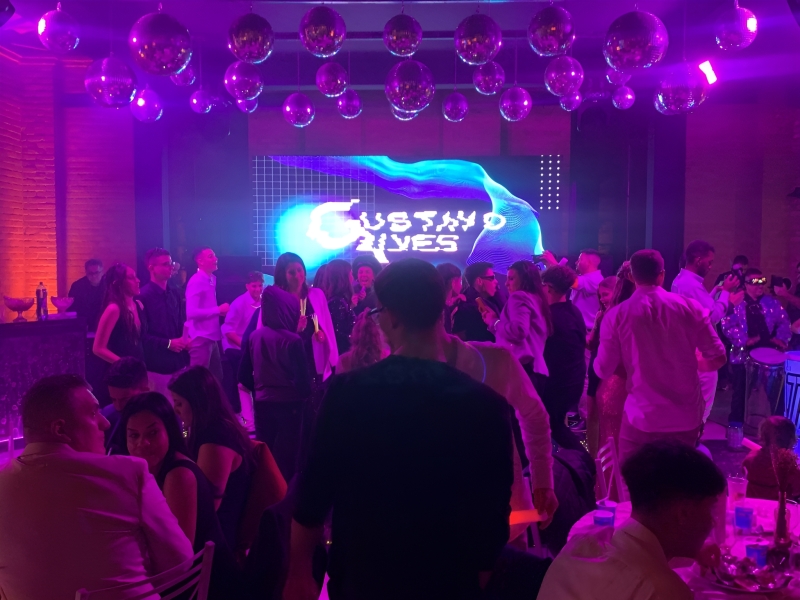 Dekko Produções: DJs, som, iluminação e pista