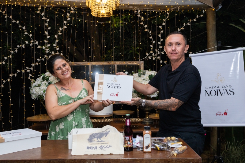 Noite especial marca a entrega da Caixa das Noivas