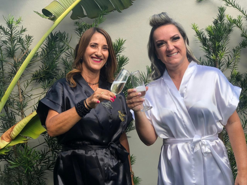 Postura, simpatia e leveza marcam a atuação de Silvana Ferri nos eventos